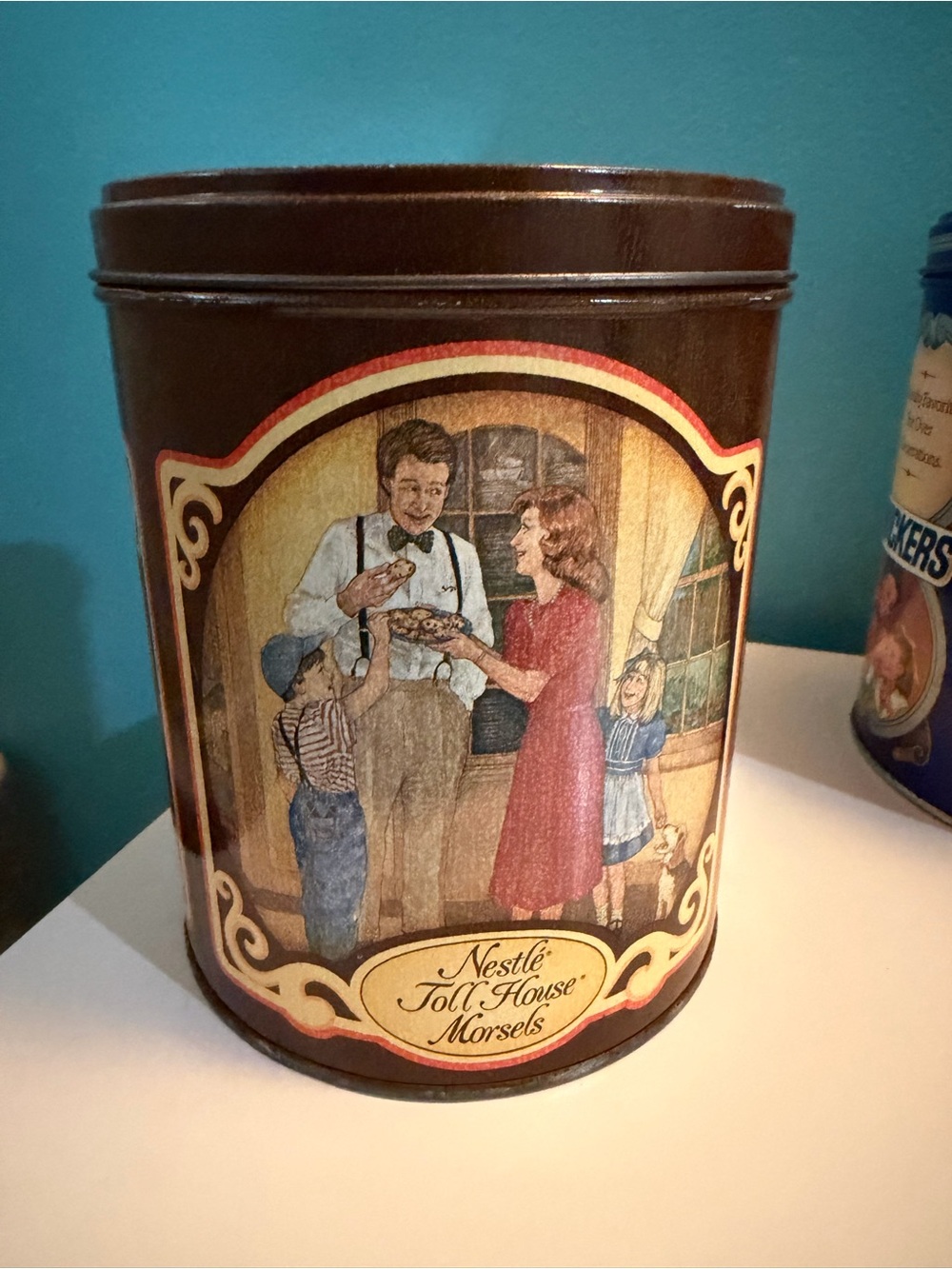 Nestlé Toll House Morsels Vintage Tin - Brown & Cream